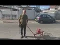 תצוגה מקדימה לסרטון של מכשיר הפרס להרמת שוחות חלודות וכבדות במיוחד